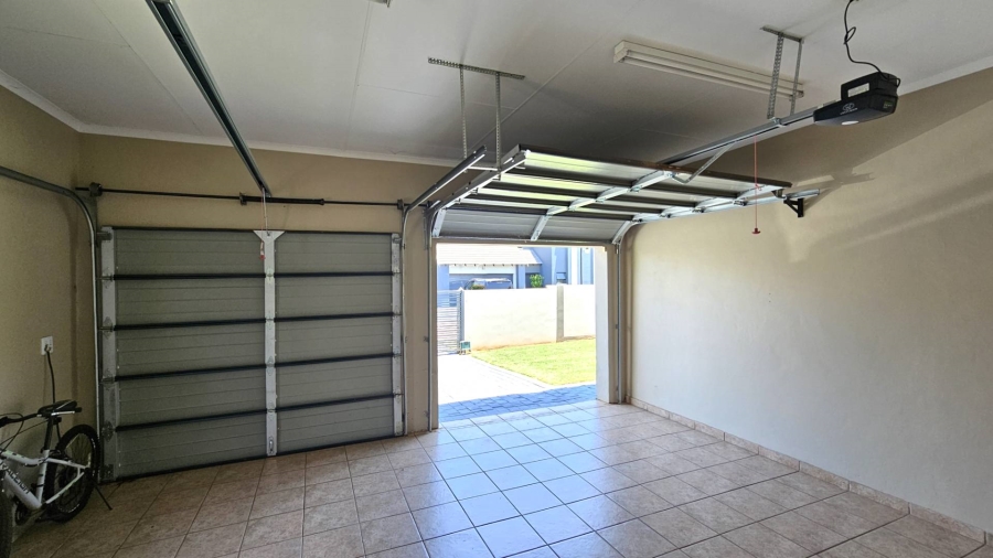 To Let 3 Bedroom Property for Rent in Melodie North West